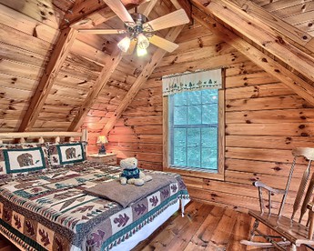 Beautiful Cabin For Rent in Hocking Hills Region of Ohio - Logan, Ohio - glamping.directory