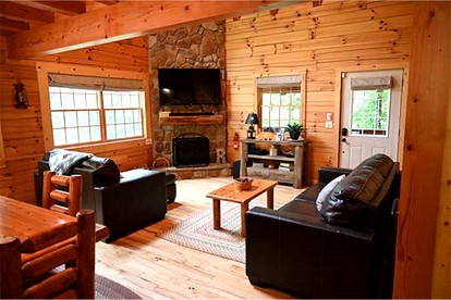Beautiful Cabin For Rent in Hocking Hills Region of Ohio - Logan, Ohio - glamping.directory