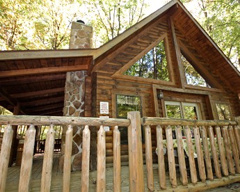 Beautiful Cabin For Rent in Hocking Hills Region of Ohio - glamping.directory