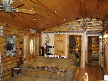 Creekside Log Cabin Rental with Kayaks in Saugerties, New York - Saugerties, New York - glamping.directory