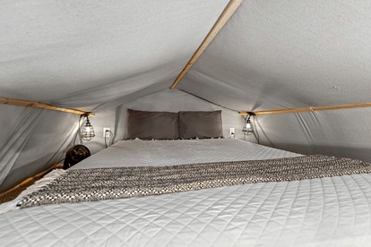 Peaceful Cabin Retreat with Spa Features & Unique Farm Vibes in Newport, Tennessee - Newport, Tennessee - glamping.directory
