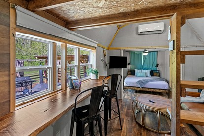 Peaceful Cabin Retreat with Spa Features & Unique Farm Vibes in Newport, Tennessee - Newport, Tennessee - glamping.directory
