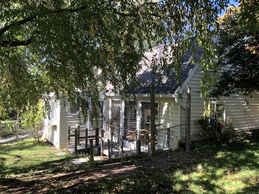 Stunning Cottage with Fire Pit and Access to Great Hiking Trails in Keuka Park, New York - Keuka Park, New York - glamping.directory