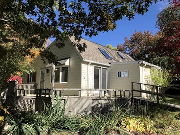 Stunning Cottage with Fire Pit and Access to Great Hiking Trails in Keuka Park, New York - glamping.directory