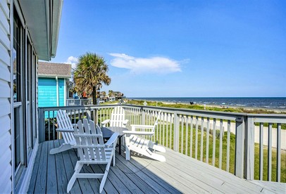 Relaxing Beach House with Incredible Sea Views for a Wonderful Family Getaway in Galveston, Texas - Galveston, Texas - glamping.directory