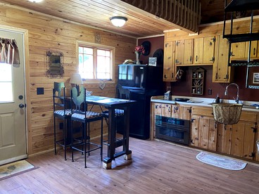 Cozy Cabin Rental and Cowboy Experience at a Tennessee Dude Ranch - Dunlap, Tennessee - glamping.directory