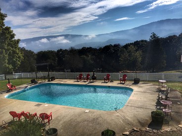 Cozy Cabin Rental and Cowboy Experience at a Tennessee Dude Ranch - Dunlap, Tennessee - glamping.directory