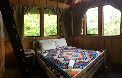 Wooden Tree Houses with Lovely Mountain Views in Gatlinburg, Tennesse - Gatlinburg, Tennessee - glamping.directory