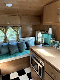 Wooden Tree Houses with Lovely Mountain Views in Gatlinburg, Tennesse - Gatlinburg, Tennessee - glamping.directory