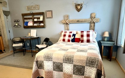Rustic Hill Country Cabin with Milky Way Stargazing & Wildlife Views near Mountain Home, TX - Mountain Home, Texas - glamping.directory