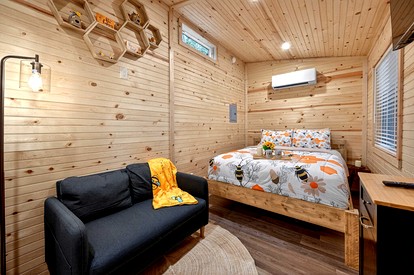 Whimsical Bee-Inspired Tiny Home with Private Hot Tub Near Douglas Lake & Smoky Mountains | Sevierville, Tennessee - Sevierville, Tennessee - glamping.directory