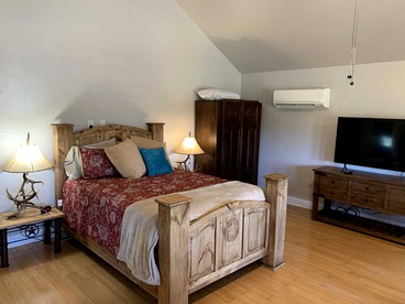 Hill Country Hideout - Pipe Creek, Texas - Pipe Creek, Texas - glamping.directory