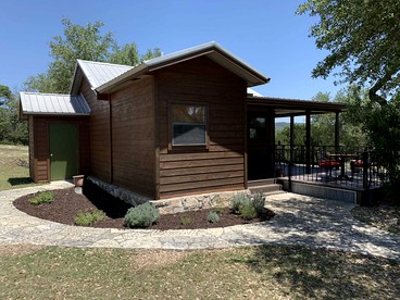 Hill Country Hideout - Pipe Creek, Texas - Pipe Creek, Texas - glamping.directory