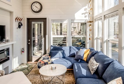 Glorious Cabin with Stunning Sights in Monteagle, Tennessee - Monteagle, Tennessee - glamping.directory