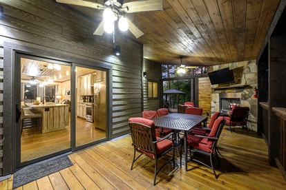 Modern Two-Story Cabin with Hot Tub, Game Loft & Fire Pit in Southeast Oklahoma - Broken Bow, Oklahoma - glamping.directory