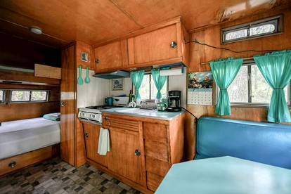 Rustic Vintage Camper for a Peaceful Romantic Getaway Surrounded by Trees in Troy, Wisconsin - East Troy, Wisconsin - glamping.directory