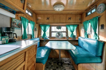 Rustic Vintage Camper for a Peaceful Romantic Getaway Surrounded by Trees in Troy, Wisconsin - East Troy, Wisconsin - glamping.directory