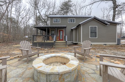Incredible Cabin with Fire Pit and Great Vistas in Monteagle, Tennessee - Monteagle, Tennessee - glamping.directory
