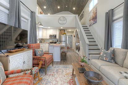 Incredible Cabin with Fire Pit and Great Vistas in Monteagle, Tennessee - Monteagle, Tennessee - glamping.directory