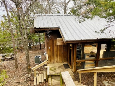 Luxury Glamping Cabin with Waterfront Access near Lake Texoma, Oklahoma - glamping.directory