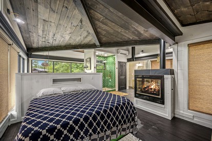 Stunning Luxury Cabin with Unique Furnishings, Indoor Pool, and Game Room in Gatlinburg, Tennessee - Gatlinburg, Tennessee - glamping.directory