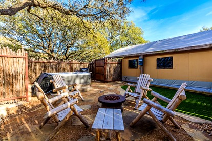 Luxury Cabin, with Hot-Tub Access in Ingram, Texas for Relaxing Weekends Away - Ingram, Texas - glamping.directory