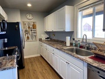 Secluded Modern Vacation Home with Madison Range Views near Ennis Lake, McAllister Montana - McAllister, Montana - glamping.directory