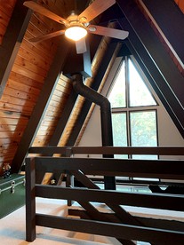 Charming Pine Mountain Club Cabin Rental with a Wood-Burning Fireplace and Views - Pine Mountain Club, California - glamping.directory
