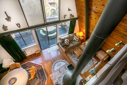 Charming Pine Mountain Club Cabin Rental with a Wood-Burning Fireplace and Views - Pine Mountain Club, California - glamping.directory