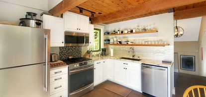 Cozy and Contemporary Cabin with Fire-Place close to the Great Eastern Trail for an Unforgettable Ski Escape, Vermont - Killington, Vermont - glamping.directory