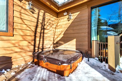 Incredible Luminous Rental Great for Winter Sports in Utah - Park City, Utah - glamping.directory