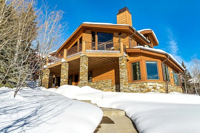 Incredible Luminous Rental Great for Winter Sports in Utah - glamping.directory