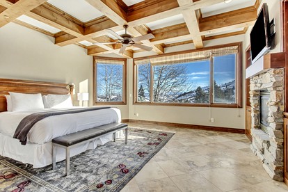 Incredible Luminous Rental Great for Winter Sports in Utah - Park City, Utah - glamping.directory