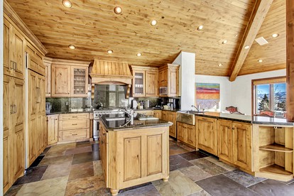 Incredible Luminous Rental Great for Winter Sports in Utah - Park City, Utah - glamping.directory