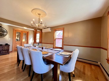 Spacious Wooden Cabin with Pool Table and Air Hockey Table in Vermont - Manchester, Vermont - glamping.directory
