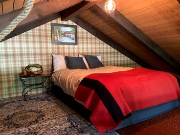 Fantastic Secluded Cabin with Nice Sights in North Creek, New York - North Creek, New York - glamping.directory