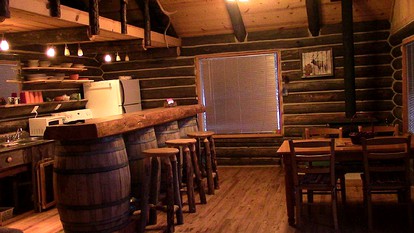 Deluxe Riverfront Cabin Rental near Taos Ski Valley in Questa, New Mexico - Questa, New Mexico - glamping.directory