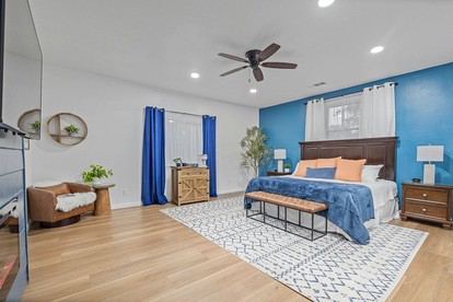 Luxury Mountain Retreat with Stargazing Dome, Hot Tub & Game Room in Oakhurst, California - Oakhurst, California - glamping.directory