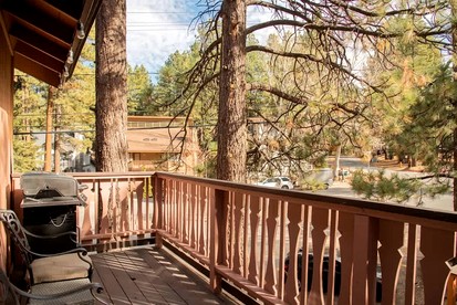 Panoramic Perfection: Cabin with Unmatched Slope Views in Big Bear Lake, California - Big Bear Lake, California - glamping.directory