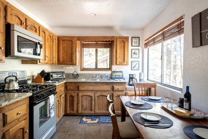 Panoramic Perfection: Cabin with Unmatched Slope Views in Big Bear Lake, California - Big Bear Lake, California - glamping.directory