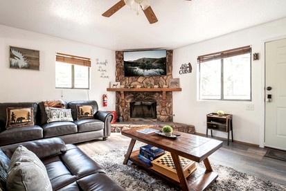 Panoramic Perfection: Cabin with Unmatched Slope Views in Big Bear Lake, California - Big Bear Lake, California - glamping.directory