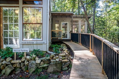 Chic Suite Rental near Chapel Hill for North Carolina Glamping - Chapel Hill, North Carolina - glamping.directory