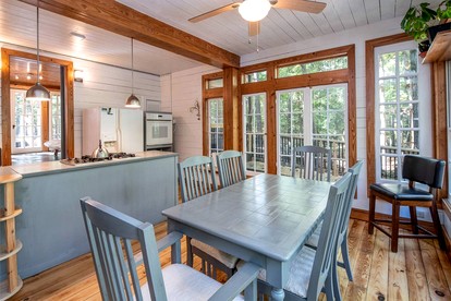 Chic Suite Rental near Chapel Hill for North Carolina Glamping - Chapel Hill, North Carolina - glamping.directory