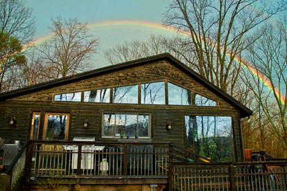 Luxury Mountain Cabin Rental on Rockfish Gap River near Charlottesville, Virginia - glamping.directory