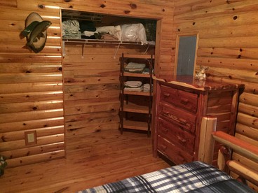 Rustic Log Cabin on the Upper Peninsula in Blaney Park, Michigan - Blaney Park, Michigan - glamping.directory