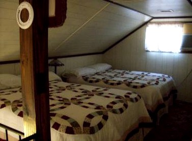 Charming Cabin Rental near a National Forest in Zwolle, Louisiana - Zwolle, Louisiana - glamping.directory