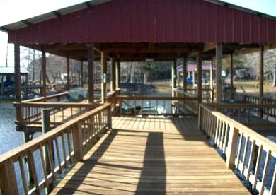 Charming Cabin Rental near a National Forest in Zwolle, Louisiana - Zwolle, Louisiana - glamping.directory