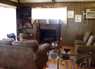 Charming Cabin Rental near a National Forest in Zwolle, Louisiana - Zwolle, Louisiana - glamping.directory