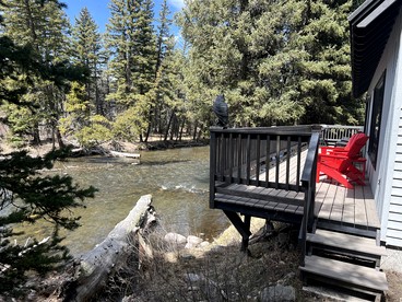 Charming Riverside Cabin with Deck Overlooking Madison River near Three Dollar Bridge in McAllister, Montana - Cameron, Montana - glamping.directory