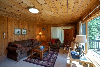 Charming Riverside Cabin with Deck Overlooking Madison River near Three Dollar Bridge in McAllister, Montana - Cameron, Montana - glamping.directory